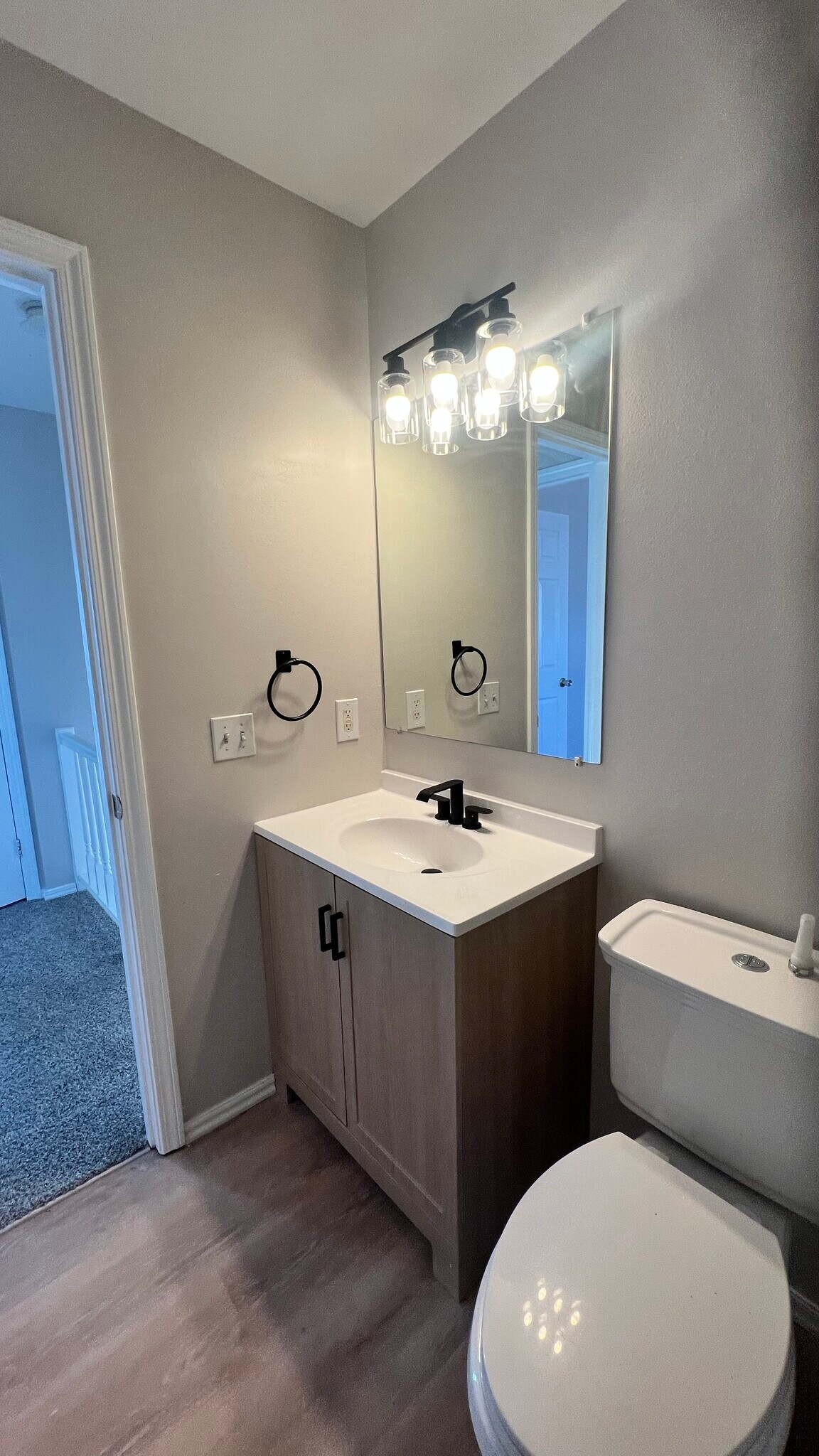 Building Photo - 715 Saratoga Dr