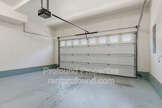 Building Photo - 1140 SE Tamango St