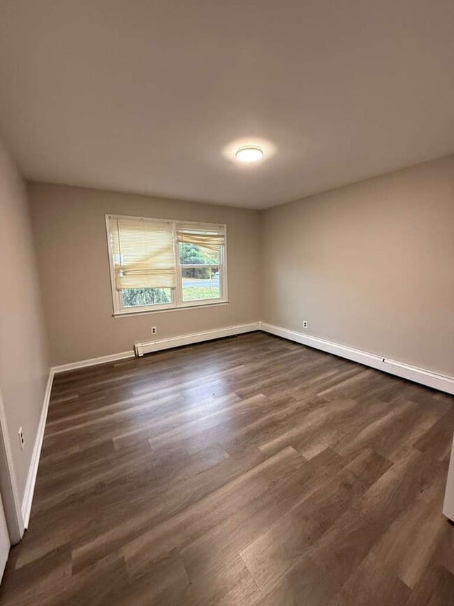 Building Photo - 153 Cedar Swamp Rd