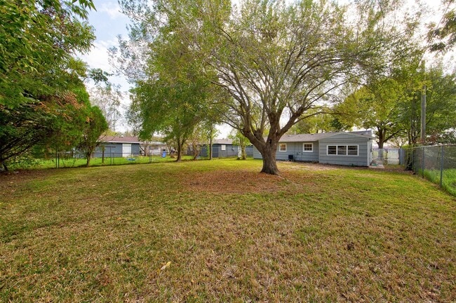 Building Photo - 1418 13th Ave N