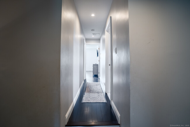 Building Photo - 20 Jepson Ln