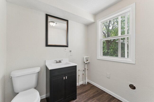Building Photo - Welcome home to this stunning, light-filled rental that truly has it all! Featuring huge living s...