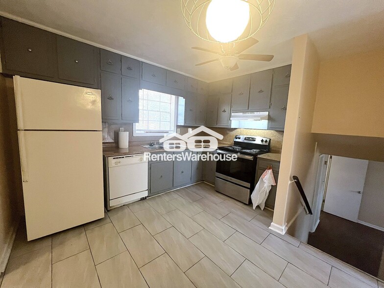Building Photo - 3575 Leisure Ln