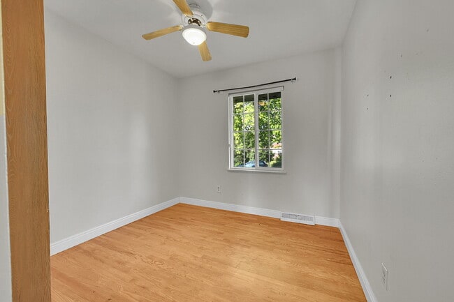 Building Photo - $2,795.00  - 4 Beds, 2 Baths, Single Famil...