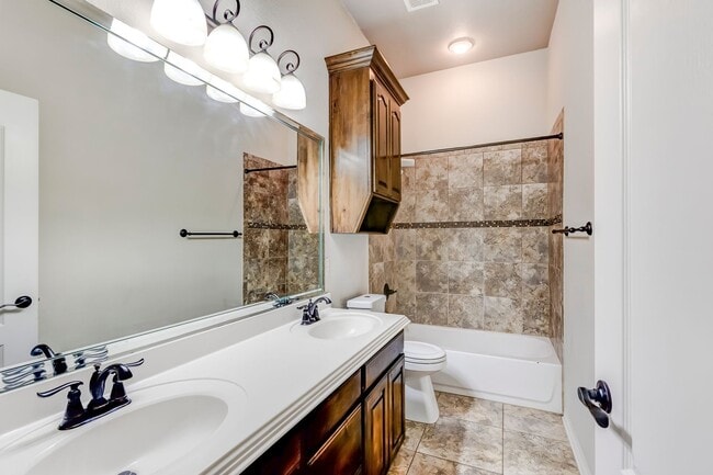 Building Photo - 7026 Chimney Hill Dr