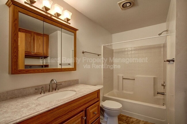 Building Photo - 1476 NW 70th St