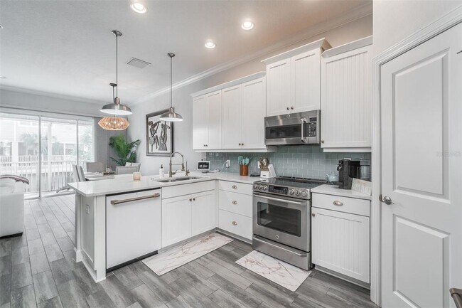 Building Photo - 3162 Moorings Dr S