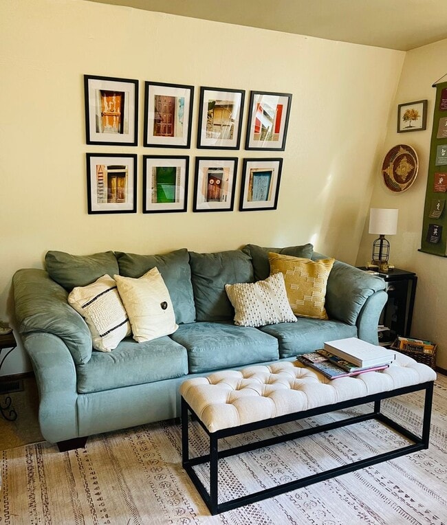 Building Photo - 2BR/1 Bath Bear Valley Springs Home  with ...