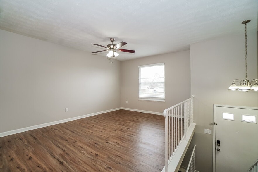 Building Photo - 4475 Charlotte Rd