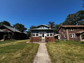 Building Photo - 620 Paris Ave