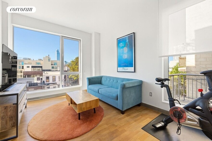 Primary Photo - 120 N 7th St