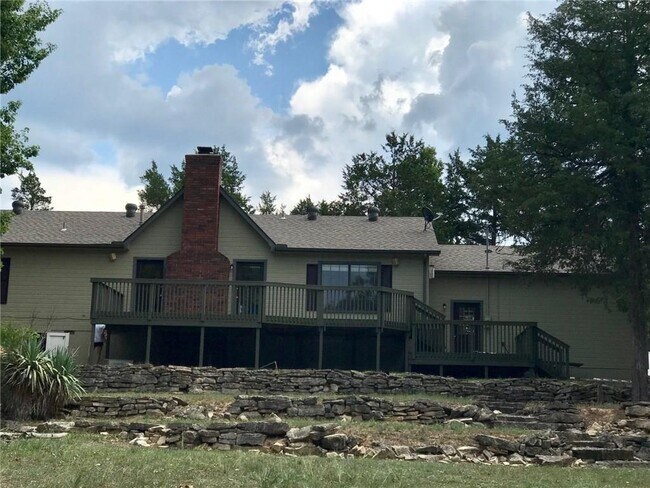 Building Photo - 9790 Larkin Ln