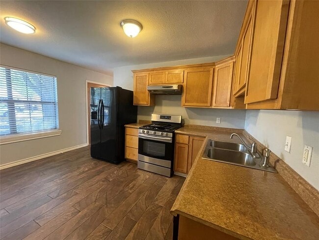 Building Photo - 1303 Pendergrass St