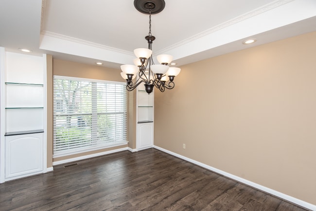 Building Photo - 720 Vista Hills Ct