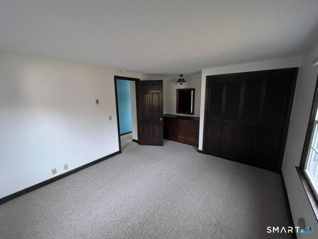 Building Photo - 71 Ellington Rd