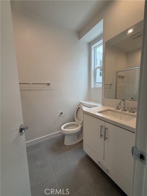 Building Photo - 677 S Lyon St