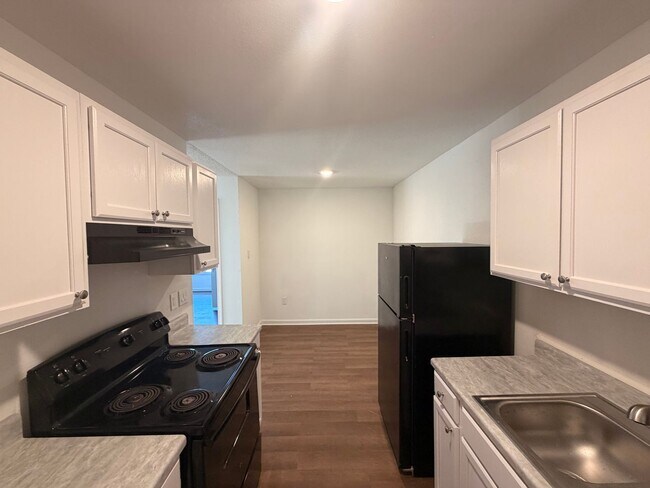 Building Photo - 109 Limoges St