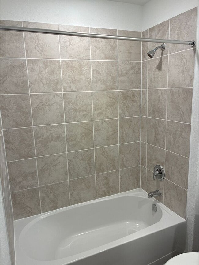Building Photo - Charming 3BR/2BA Home in San Antonio – Mod...