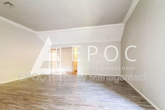 Building Photo - 2621 SW 99th St