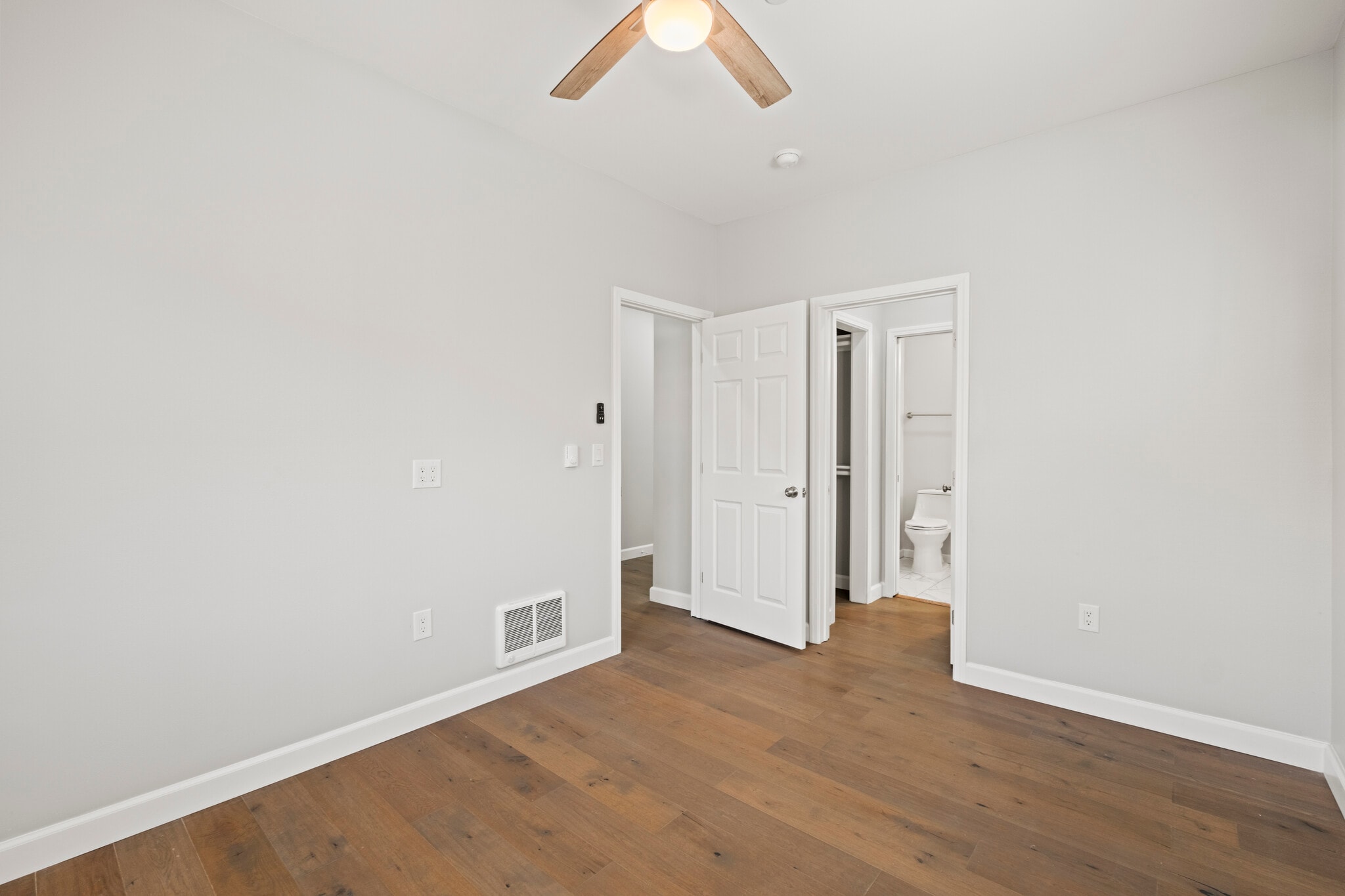 Building Photo - 812 2nd Ave N