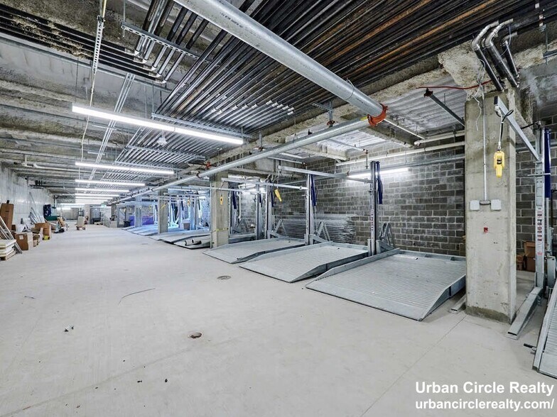 Building Photo - 301 Border St