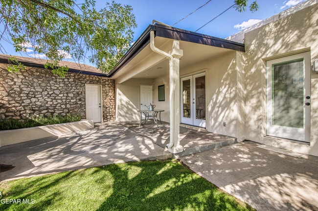 Building Photo - 1011 Madeline Dr
