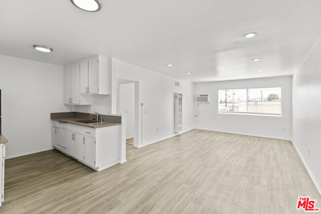 Building Photo - 15314 Gault St