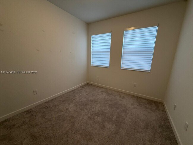 Building Photo - 286 SW 159th Dr