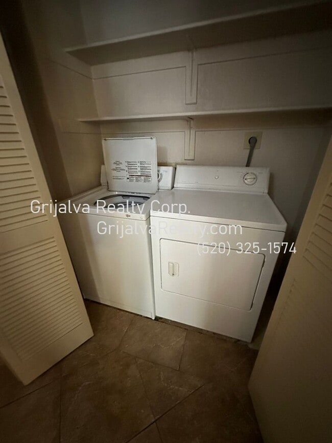 Building Photo - 6430 N Tierra De Las Catalinas
