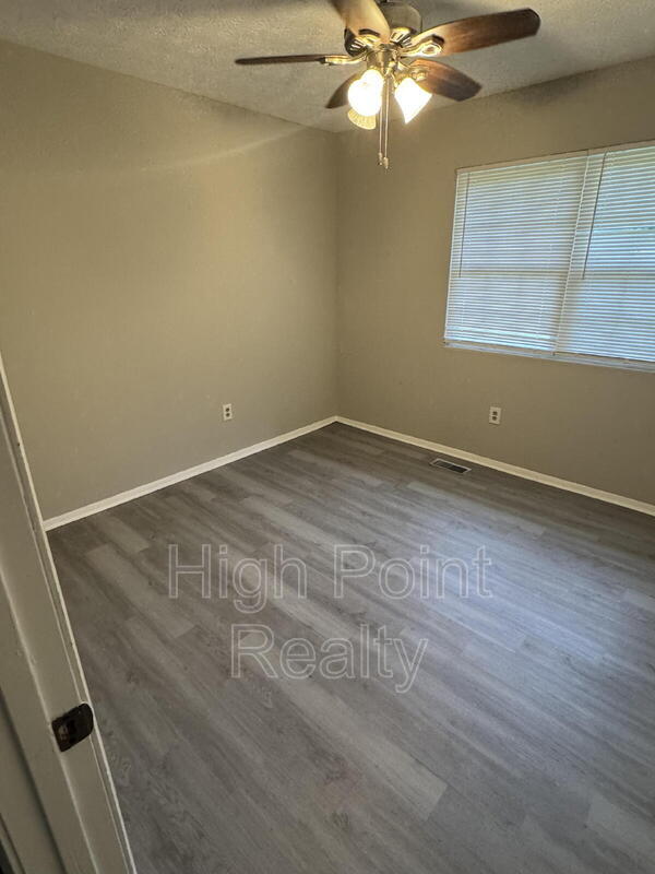 Building Photo - 311 Coleman Ln