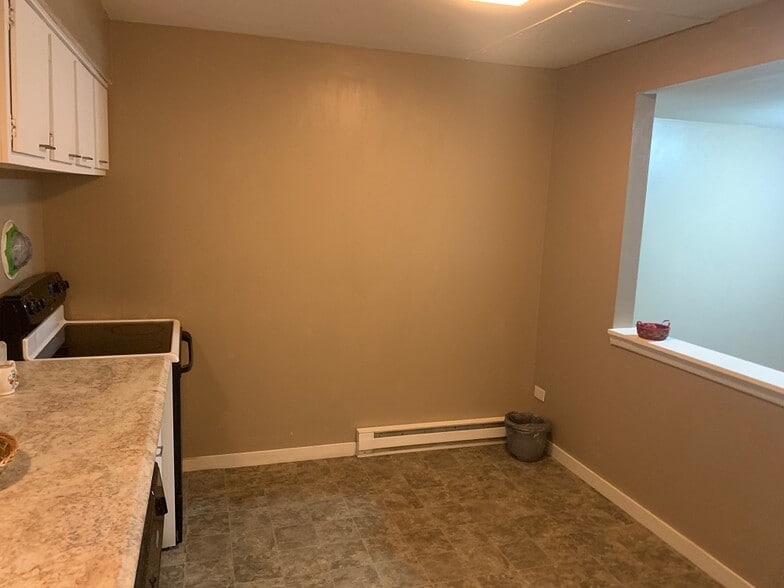 Building Photo - 2138 Hebron Ave