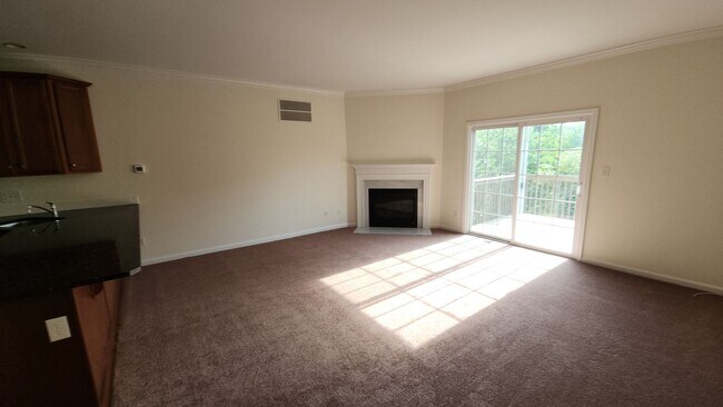 Building Photo - Spacious, Large, Luxury 3 Bedroom End - Unit Townhouse in Hockessin, Delaware
