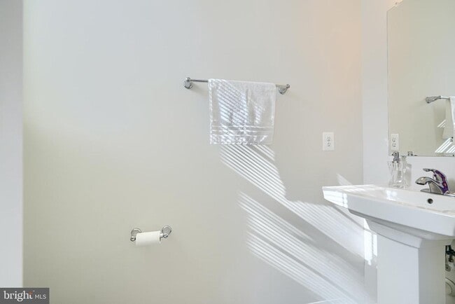 Building Photo - 2718 Lanham Hill Cir