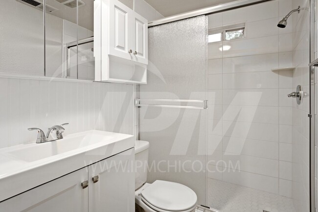 Building Photo - 3-Bed, 1-Bath
