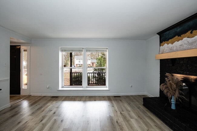 Building Photo - Four bedroom Corner Lot!