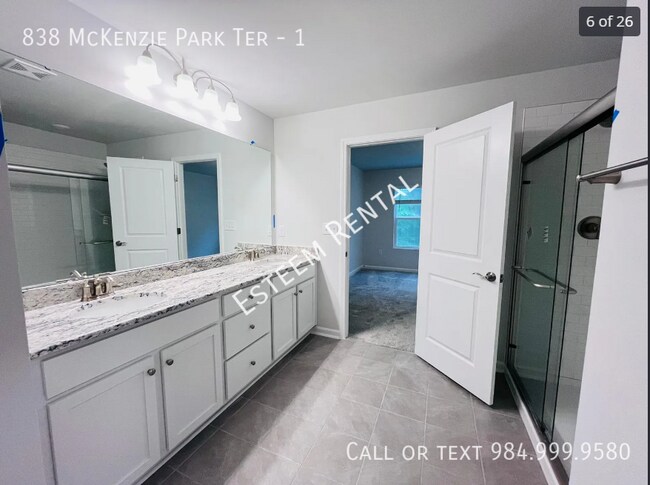 Building Photo - 838 McKenzie Pk Ter