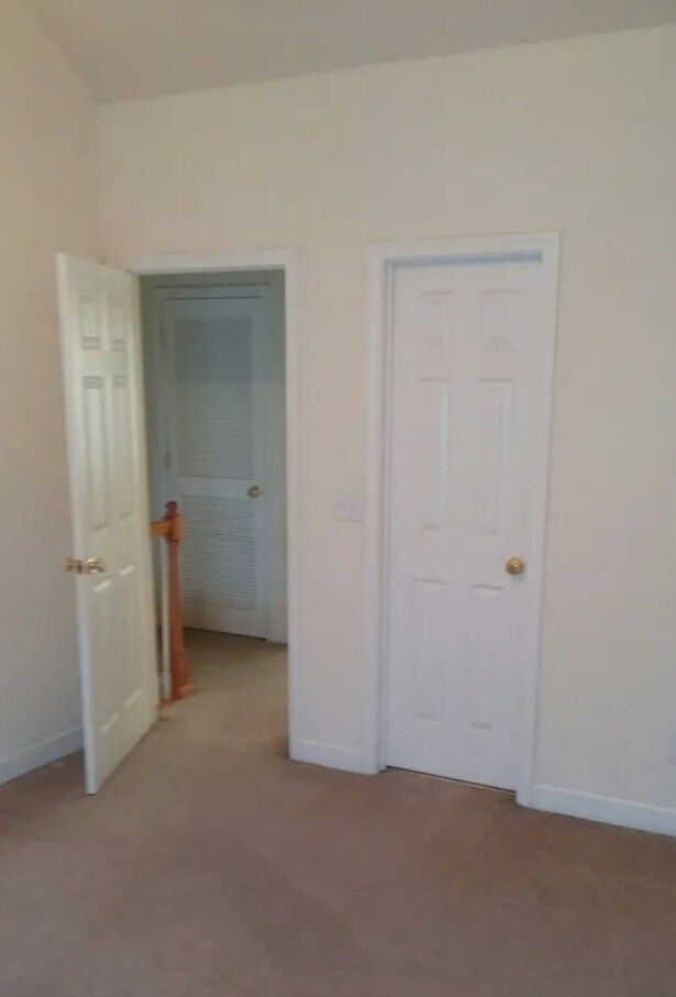 Building Photo - 207 Dakota Dr