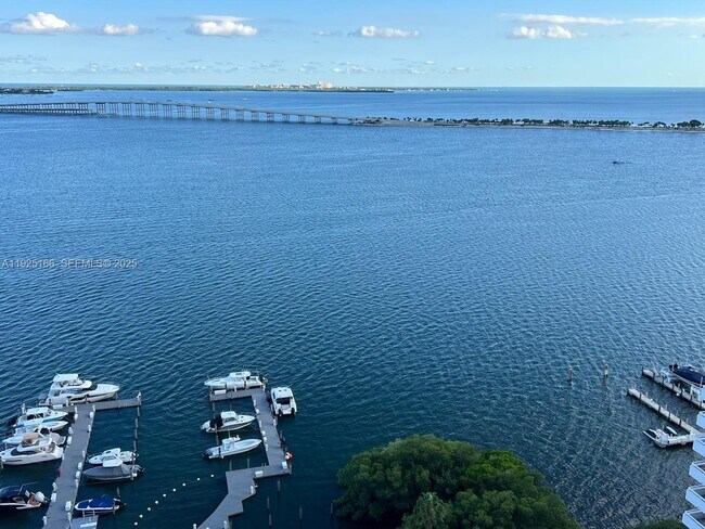 Building Photo - 1581 Brickell Ave