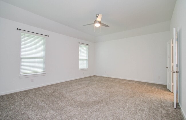 Building Photo - 10011 Angelina Wds Ln