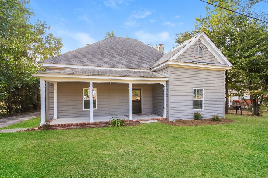 Building Photo - 756 Holt St