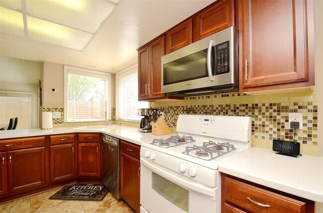Building Photo - 3307 Long Hollow Ct