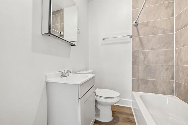 Building Photo - 2BR/3BA House | Kensington