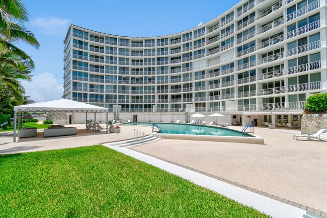 Building Photo - 2774 S Ocean Blvd