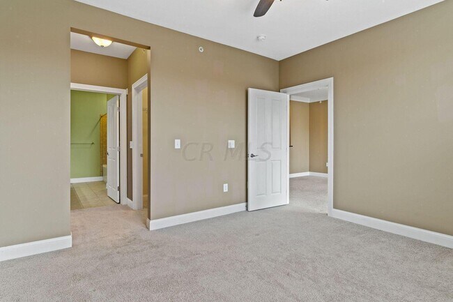 Building Photo - 953 Ingleside Ave