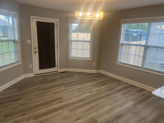 Building Photo - 728 Pleasant Meadow Ln