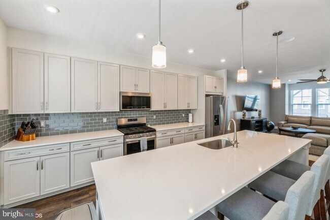 Building Photo - 1552 Meadowlark Glen Rd