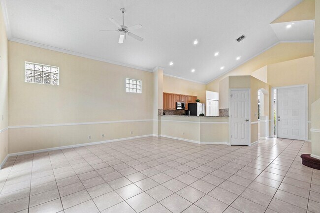 Building Photo - 7690 Hummingbird Ct