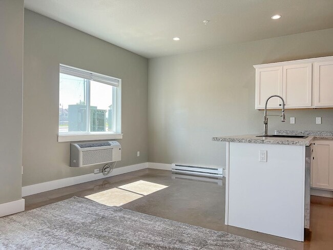 Building Photo - 2 bed/ 1.5 bath in Brand New Soldier Ridge Complex!