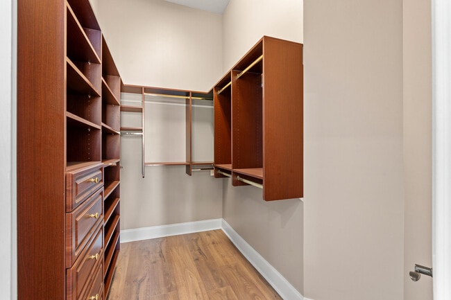 Building Photo - 17550 Circle Pond Ct