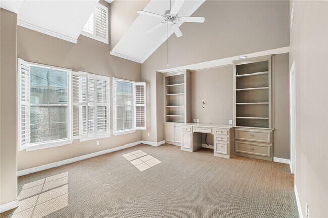 Building Photo - 2150 Bancroft Ln